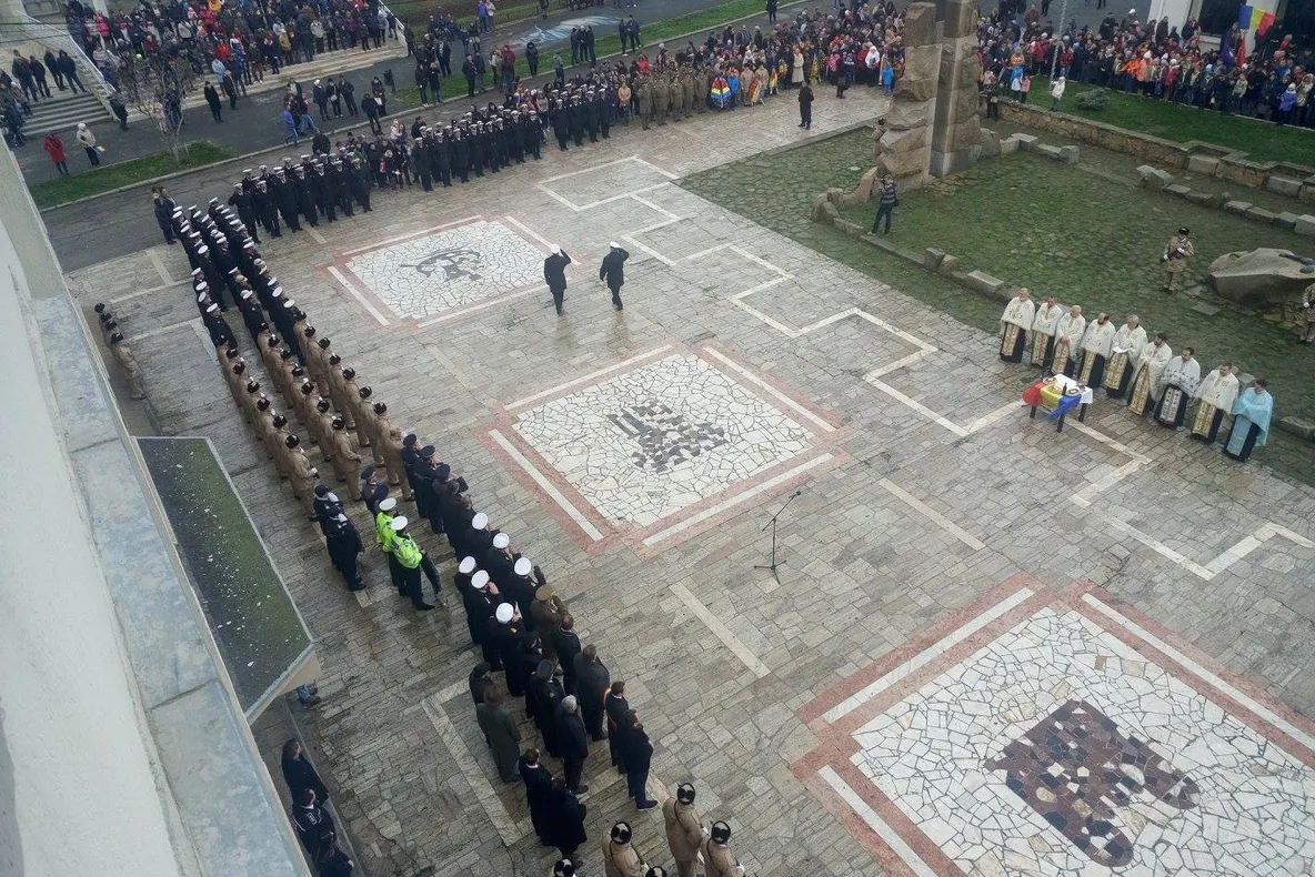Mangalia. Onoruri militare de Ziua Principatelor Române