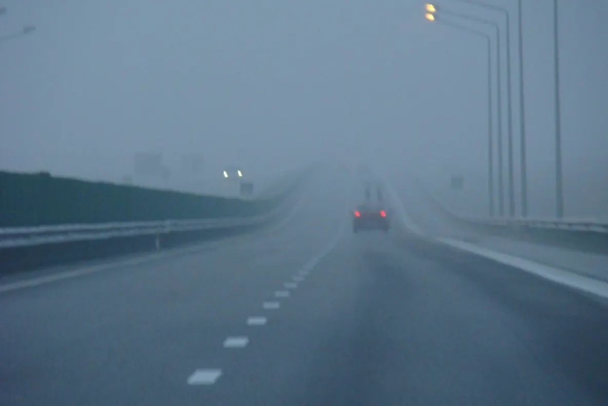 VIDEO| Atenție, șoferi! Ceață densă și lucrări pe Autostrada A2