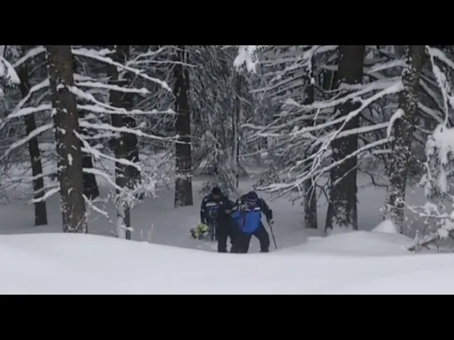 Tineri prinși în timp ce se drogau în Piața Tomis 3