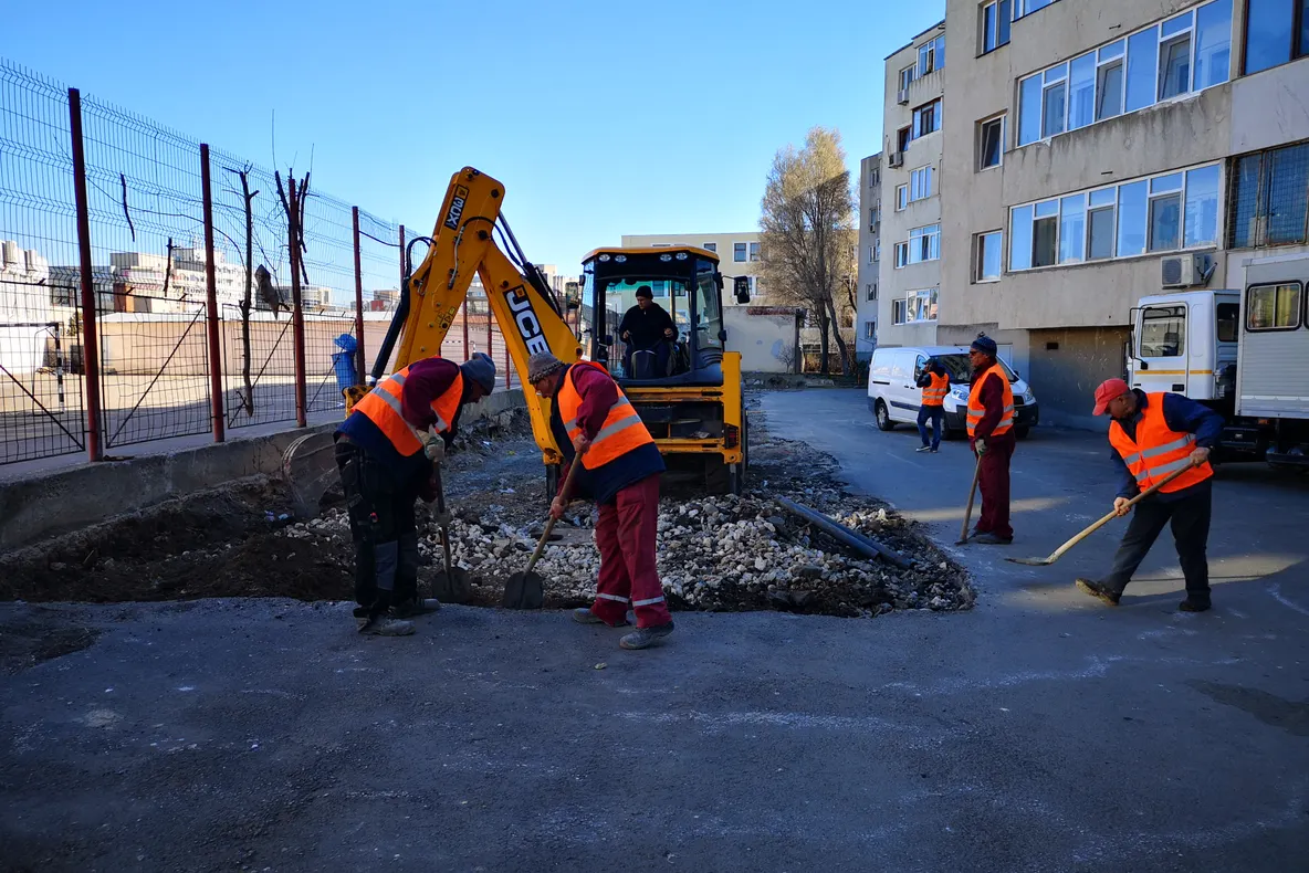Noi locuri de parcare vor fi amenajate lângă Școala nr.30 din Constanța
