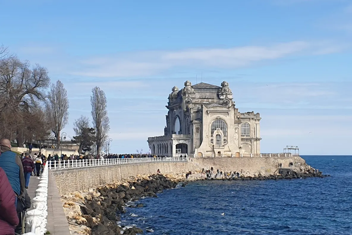 FOTO VIDEO| Vreme perfectă pentru plimbare la malul mării