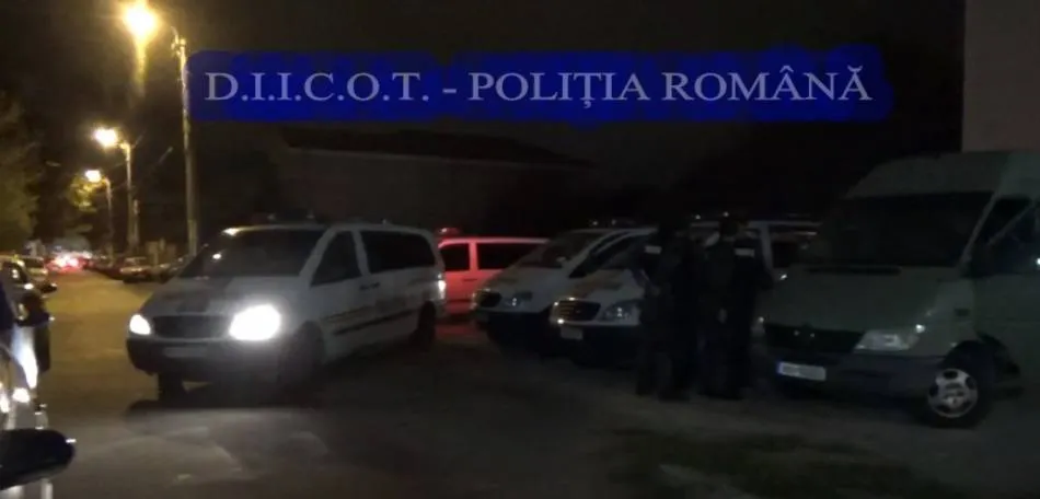 FOTO VIDEO| Acțiune de amploare: flagrant, perchezitii, sume uriașe