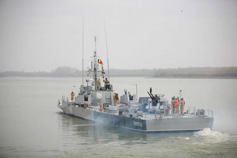 Marș de instrucție pe Dunăre a marinarilor de la Flotila Fluvială