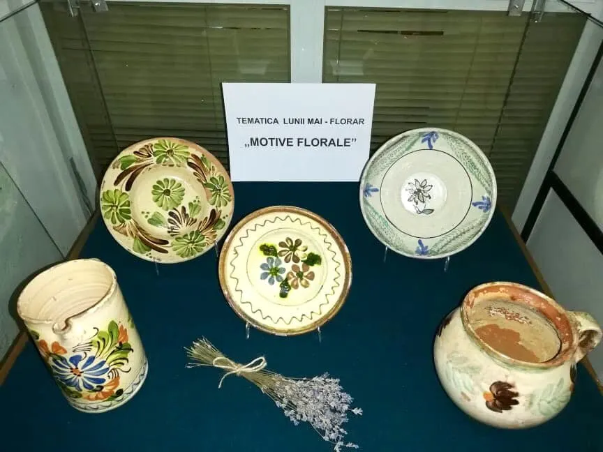 Motivele florale - tematica lunii mai la Muzeul de Artă Populară Constanța