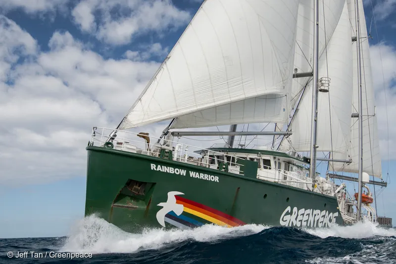 Rainbow Warrior, nava-fanion a Greenpeace, acostează în Portul Constanța. Programul evenimentelor