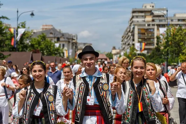 Muzeul de Artă Populară Constanța celebrează ia în luna iunie