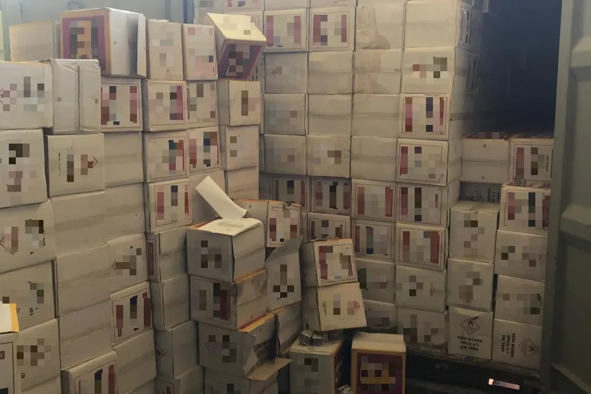 Chibrituri contrafăcute, de aproximativ un milion de lei, confiscate în portul Constanța