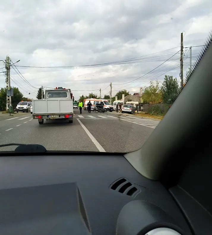 FOTO VIDEO| Șapte răniți, după ce un șofer a intrat pe contrasens