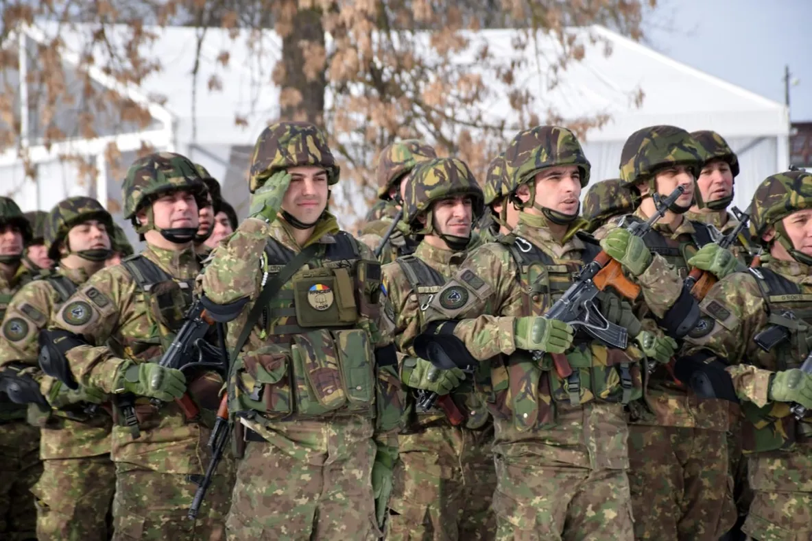 Ceremonii militare pentru recunoașterea meritelor infanteriștilor marini