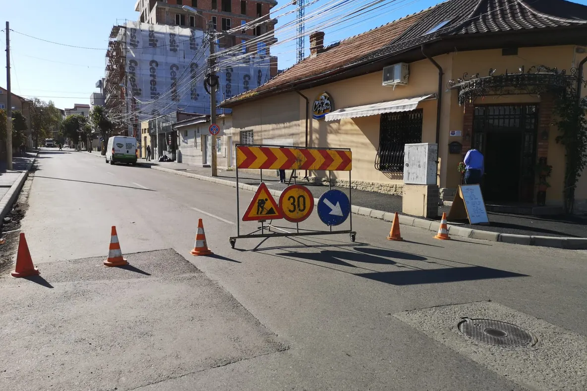 Atenție șoferi: Strada Unirii a căpătat sens unic!