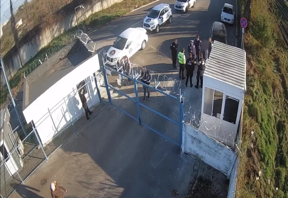 VIDEO|Un șofer băut a făcut scandal pentru a-și ridica mașina