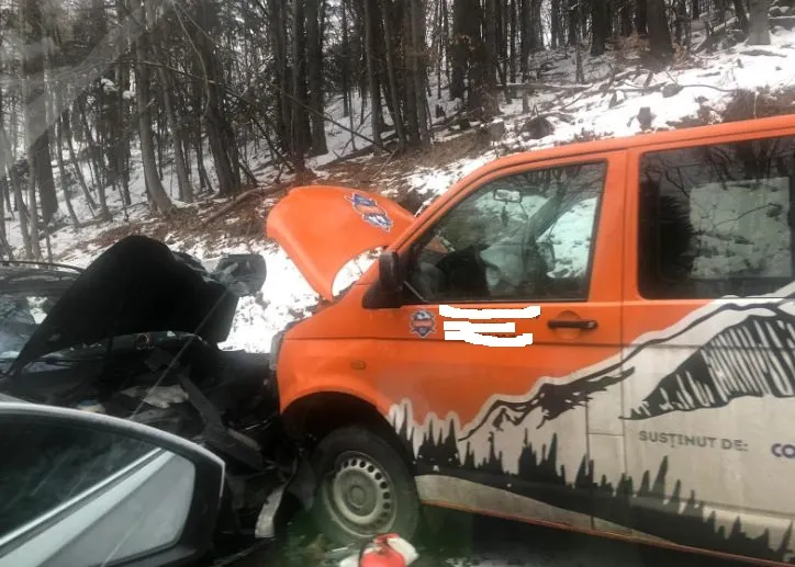Alertă la liceu! Un elev s-a aruncat de la etaj