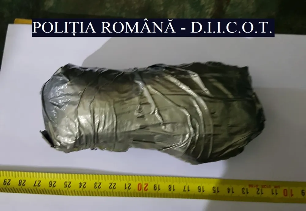 Flagrant pe autostradă.Traficant de droguri arestat