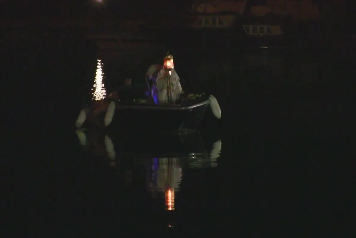 FOTO VIDEO| Lumina Sfântă adusă la Malul Mării în timp de pandemie