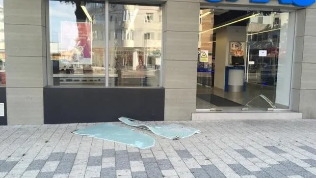 Hoții au spart magazinul eMAG din Constanța