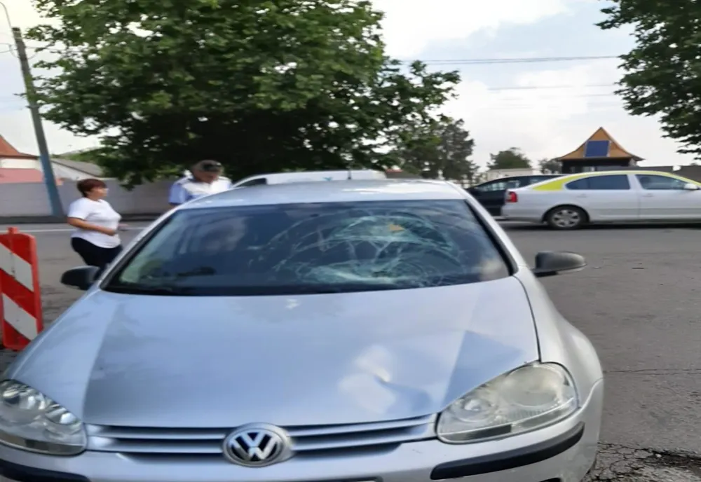 FOTO| Neatenția face victime. Accidente pe trecerile de pietoni 