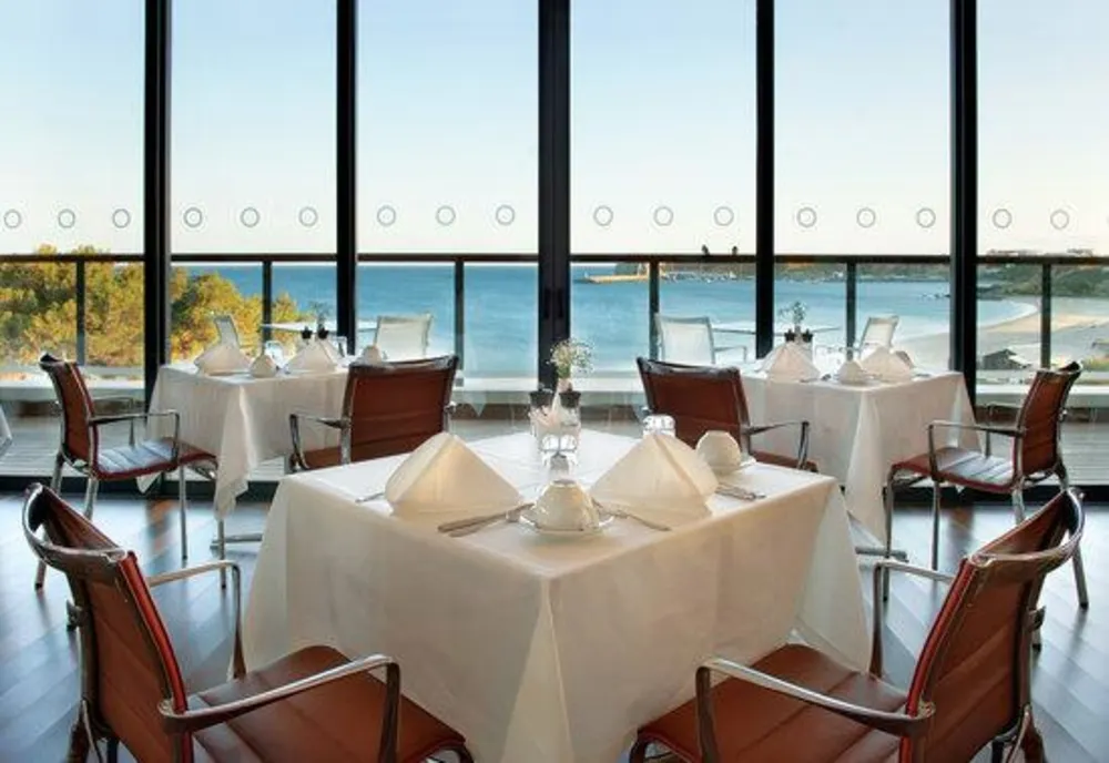 Patronatele din turism vor acţiona Guvernul în instanţă dacă restaurantele nu se deschid pe 15 iunie