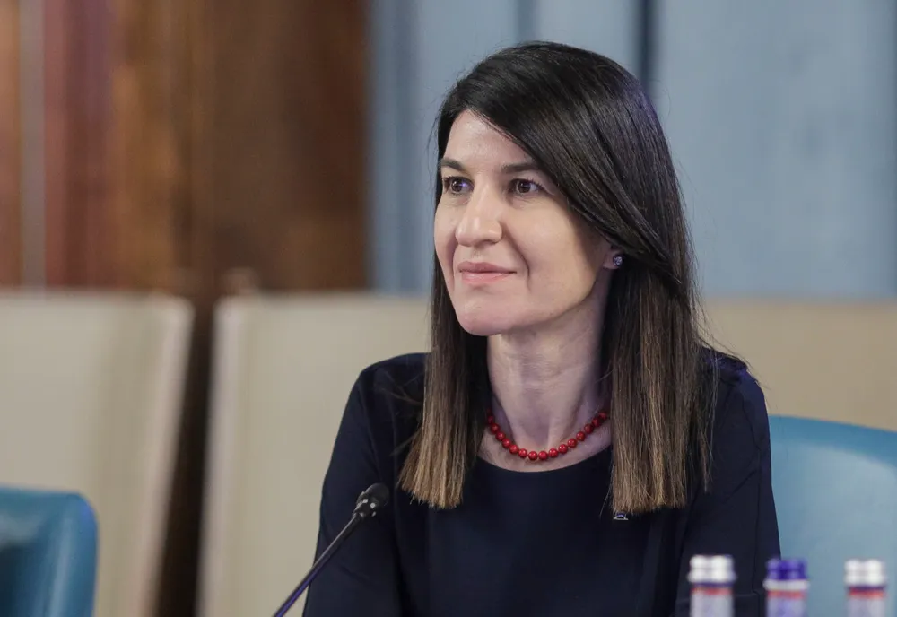 Ministrul Muncii, Violeta Alexandru în control pe litoral.” Nu ne dorim să închidem cluburile”