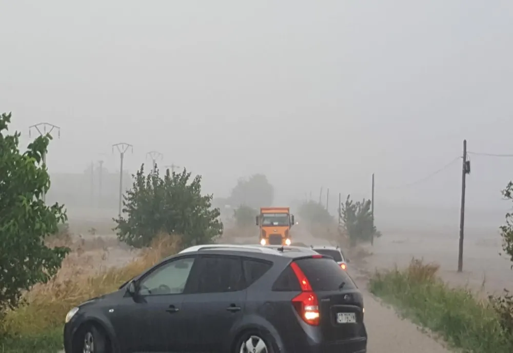 FOTO VIDEO| Viitură puternică  în județul Constanța. Drum județean inundat