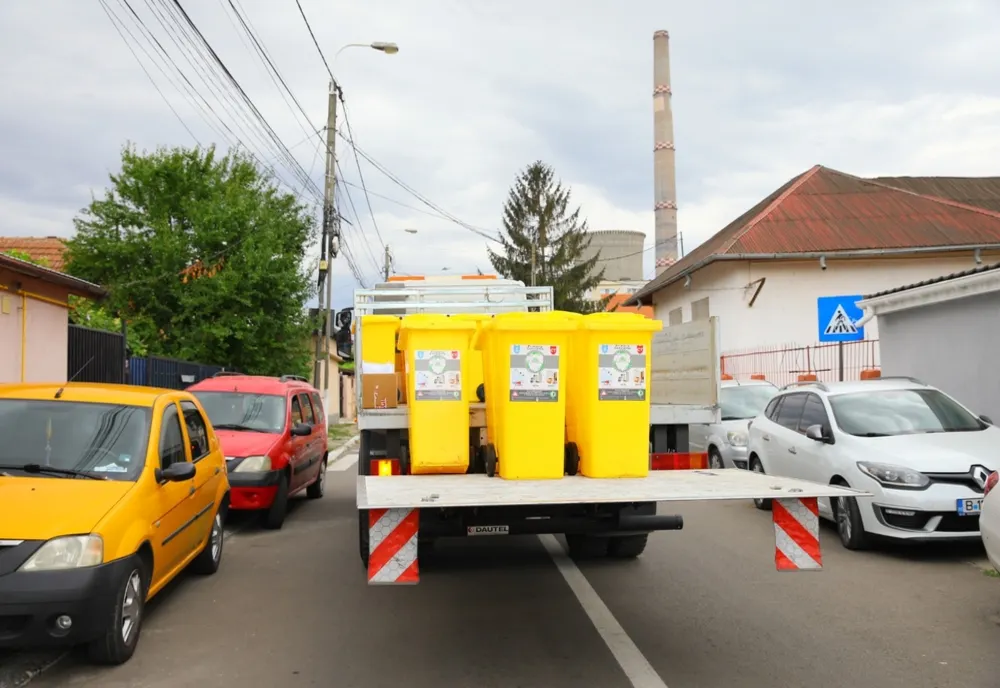 Unde se distribuie astăzi și mâine pubele galbene pentru colectarea selectivă