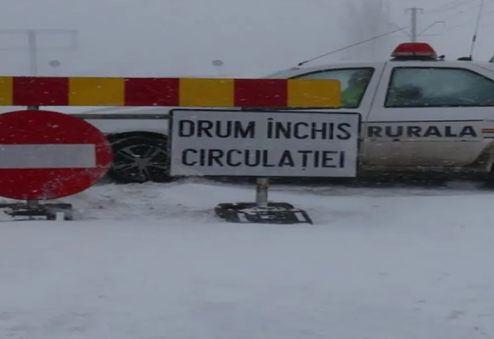 Drumuri închise circulației din cauza viscolului în județul Constanța