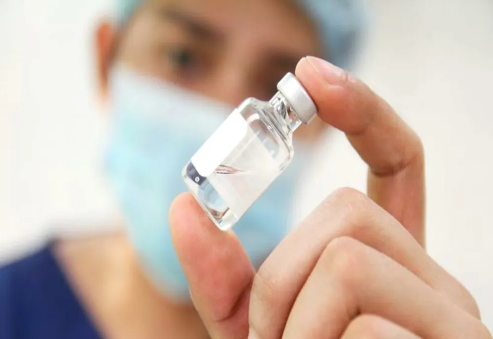 Un asistent a murit la o zi după ce s-a vaccinat anti-Covid