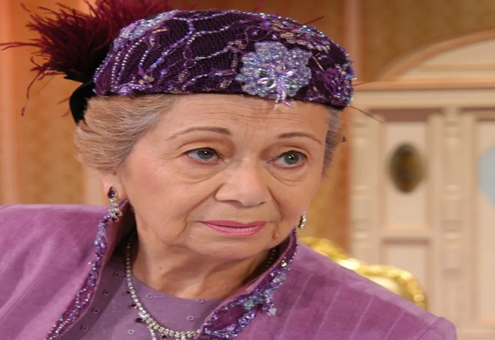 Ileana Ploscaru la venerabila vârstă de 90 de ani, 70 de ani pe scenă!
