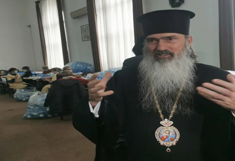 ÎPS Teodosie: ”Sărbătorile trebuie să învingă pandemia Dacă ne ascundem de sărbători înseamnă că vrem să fim biruiți de boală”