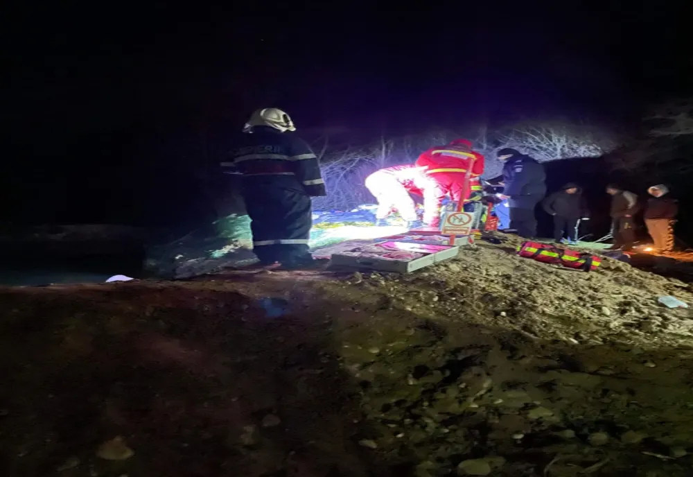 SFÂRŞIT TRAGIC pentru doi copii: Au murit înecaţi într-un lac, încercând să recupereze o minge