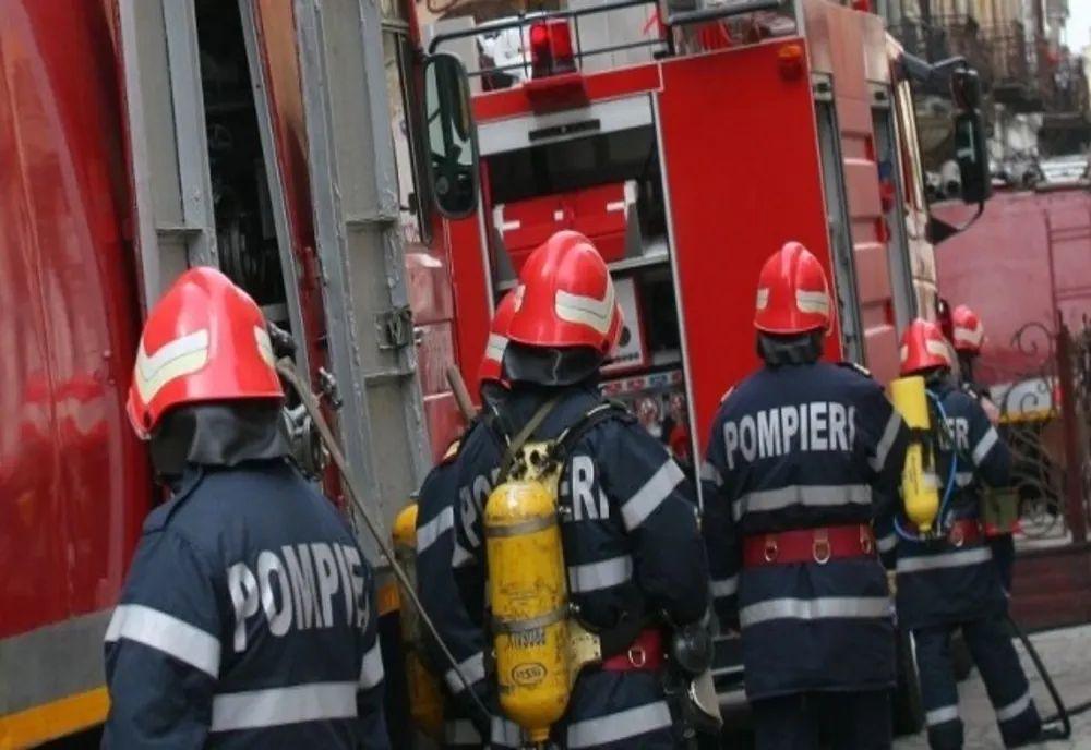 Alertă înNăvodari după ce o femeie a ameninţat că aruncă în aer un bloc. Locatarii evacuați