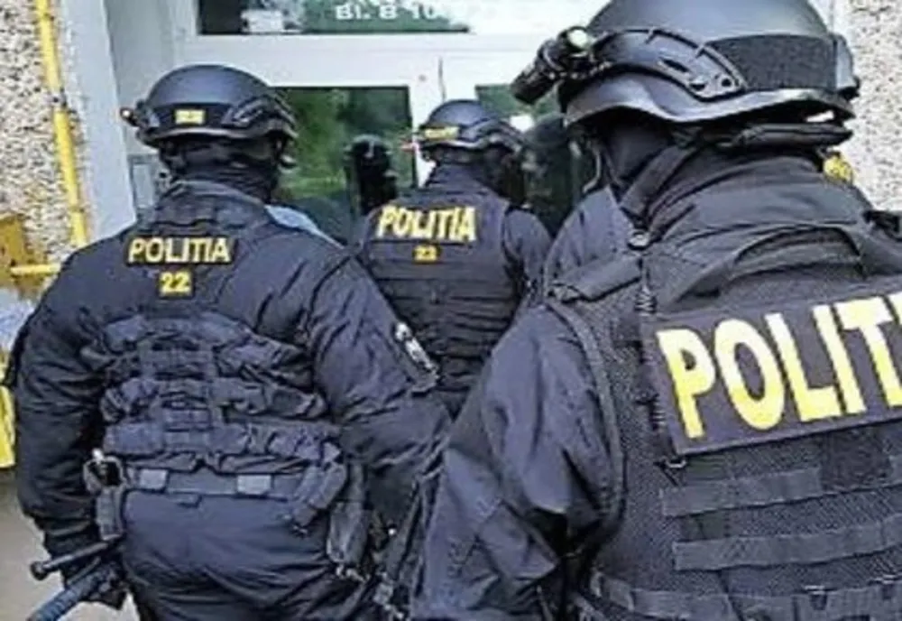 „Loverboys“ de Tulcea, săltați de mascați