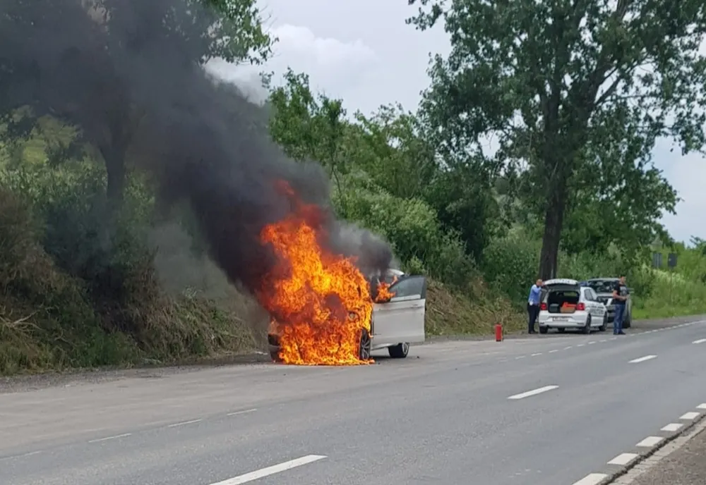 Mașină în flăcări la Cernavodă