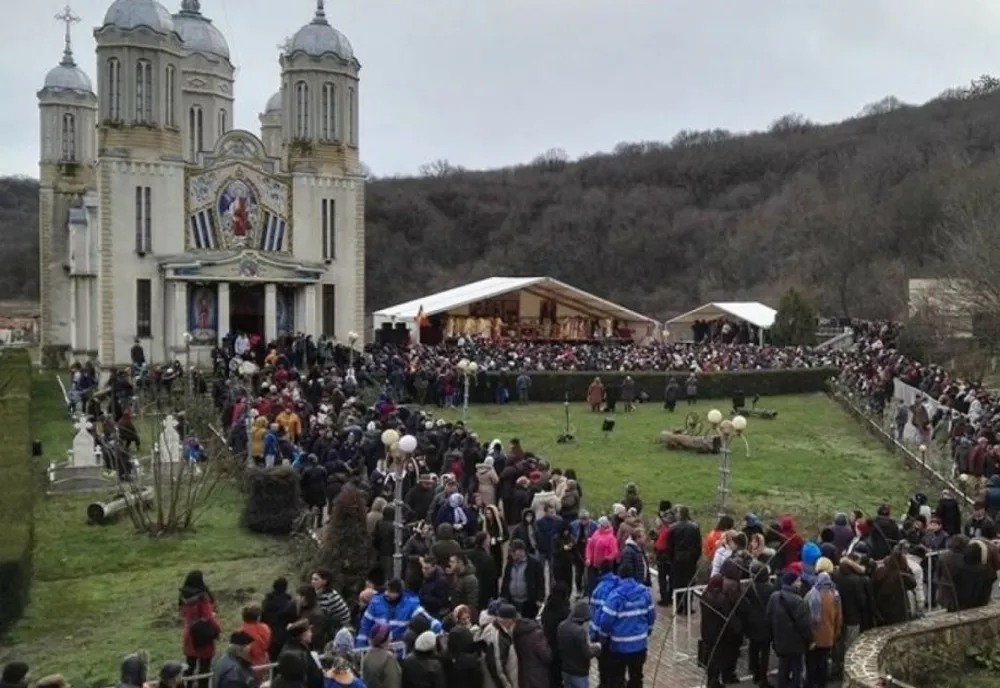  FOTO| Pelerinaj în pandemie la Mănăstirea Sfântului Apostol Andrei