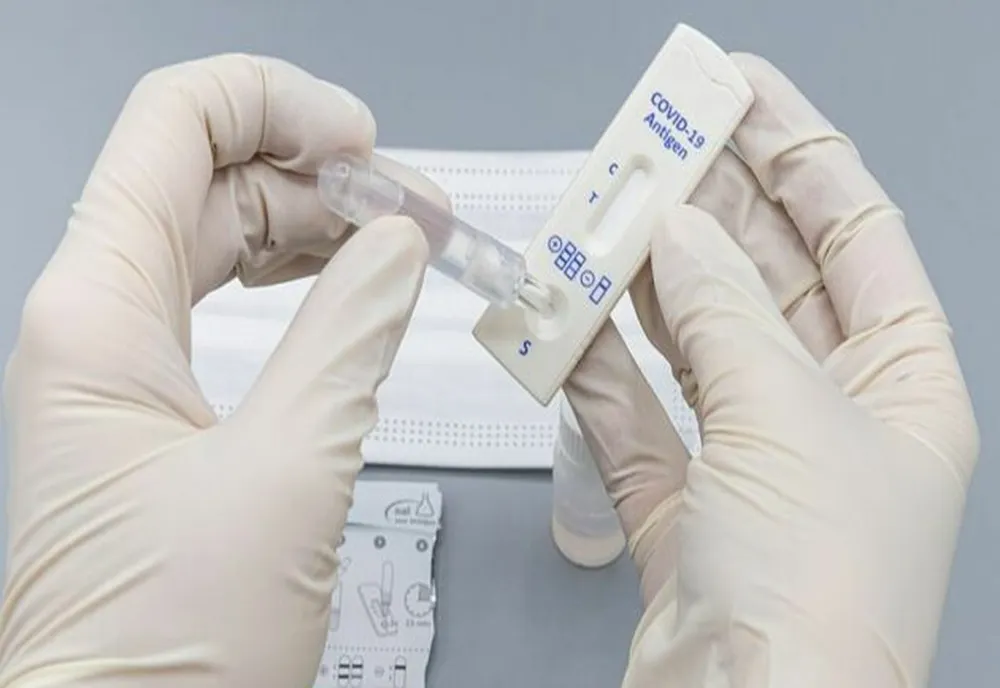 Elevi din Constanța confirmaţi cu coronavirus, în urma testului de salivă