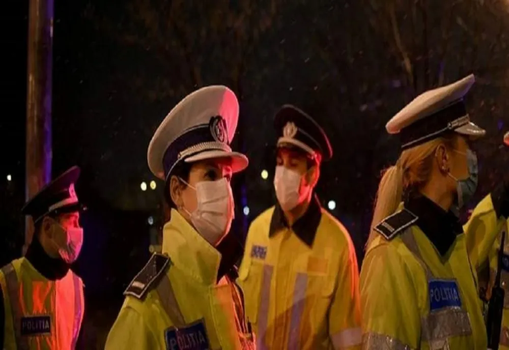 Petrecere întreruptă de polițiști. Administrator amendat drastic