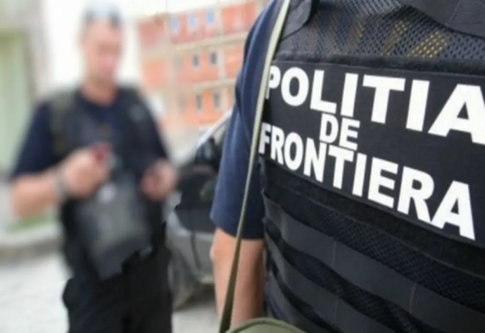 Patru turci cu paşapoarte false, prinși la frontieră