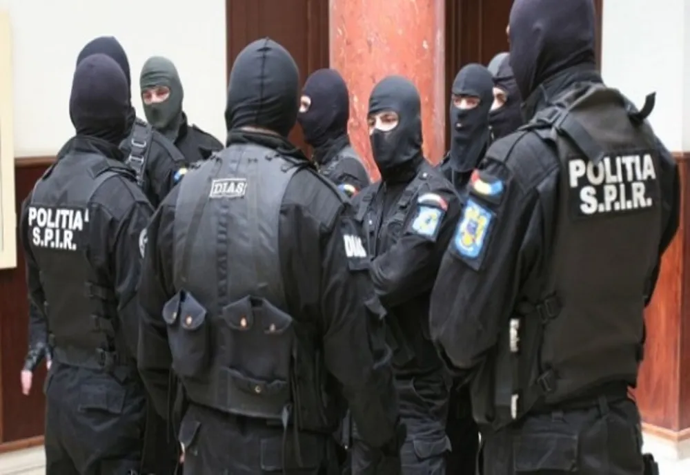 Percheziții la contrabandiștii de țigări din Mangalia