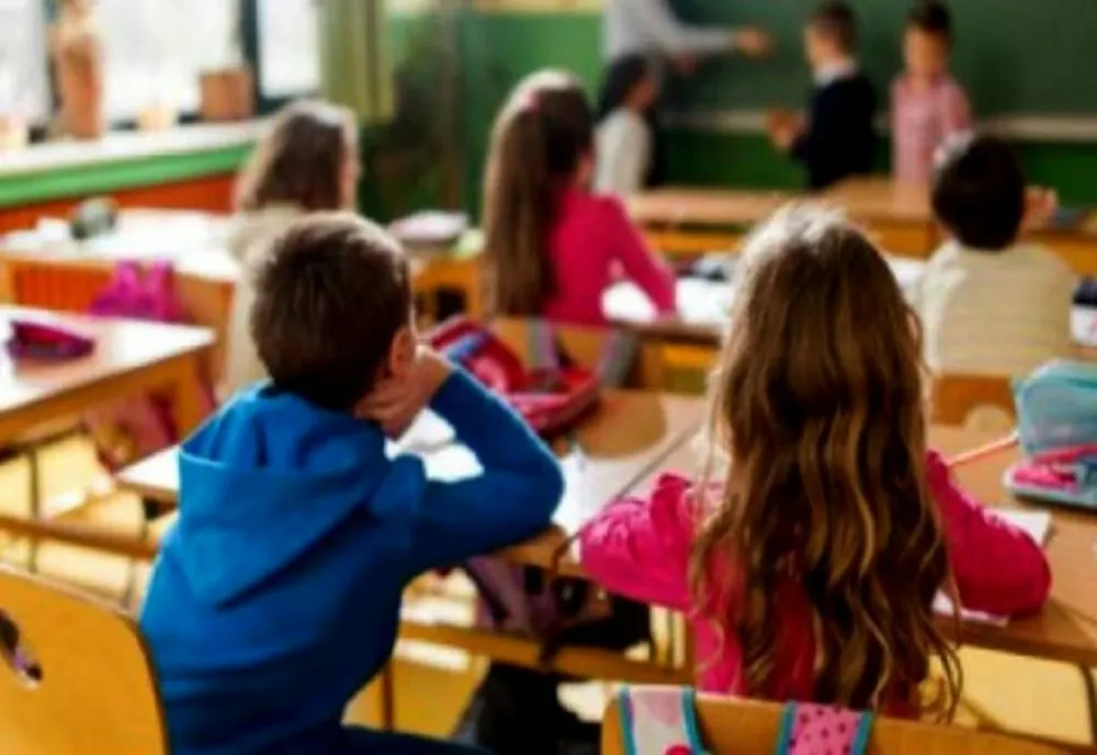 Clasă pentru copiii refugiați, la o școală din Constanța. Cine predă