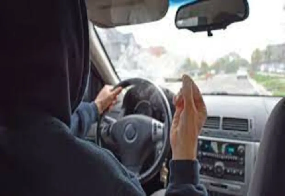 Tupeu maxim! Deși nu avea permis s-a urcat drogat la volan
