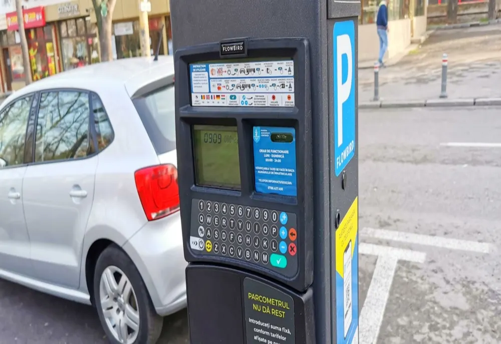 Parcometre cu plată contactless și alimentate cu energie solară 