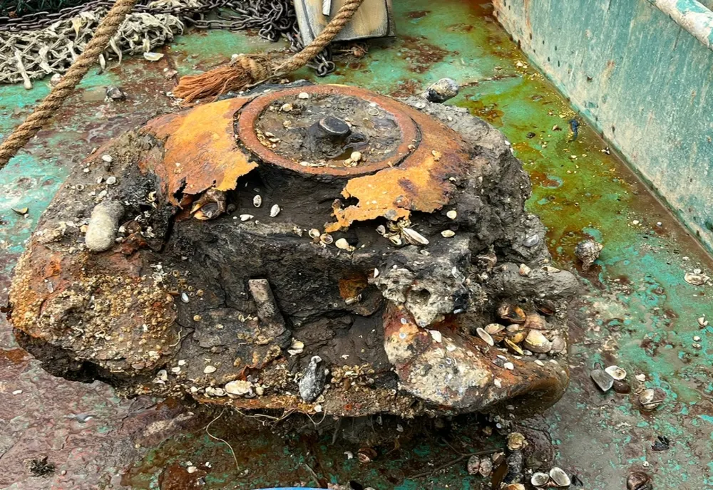 Mină marină distrusă în largul țărmului românesc