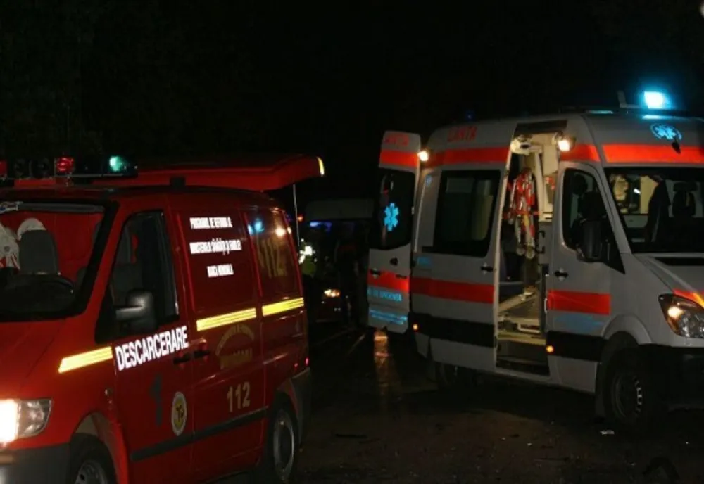 Accident teribil în apropiere de Hărșova. Au fost transportate de urgență la spital