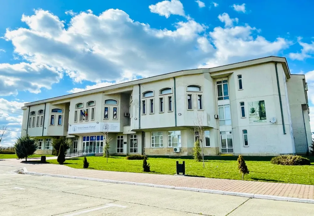 Universitatea Ovidius din Constanța acordă titlul de Doctor Honoris Causa profesorului universitar doctor Vasile Berinde