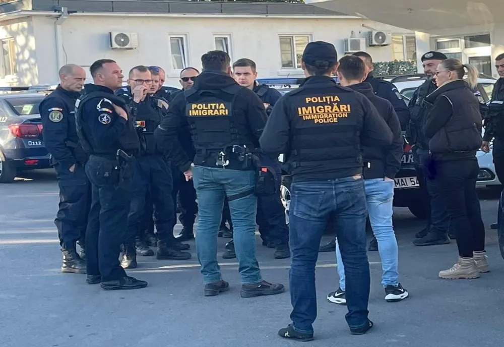 Șapte  cetățeni străini returnați sub escortă de polițiștii de imigrări din Constanța