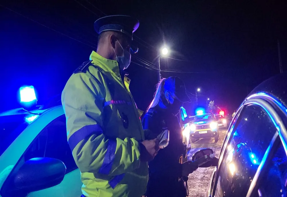 Razie a polițiștilor, amenzi și permise suspendate