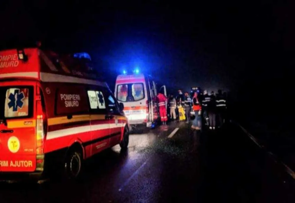 Impact violent între o căruță și un autoturism: 4 victime