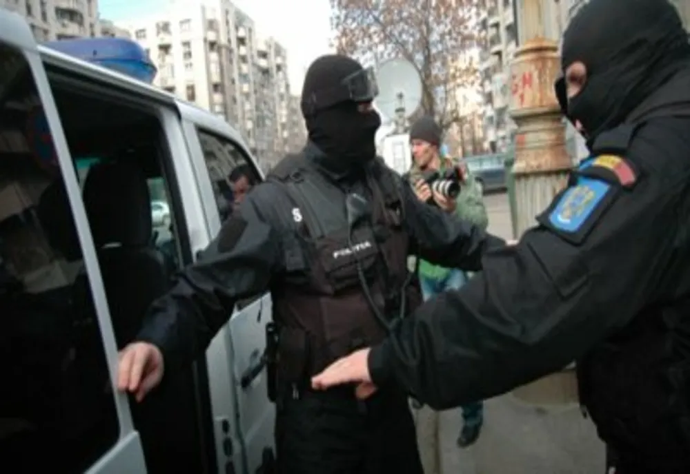 FOTO VIDEO Traficant de droguri prins în flagrant, A fost arestat preventiv