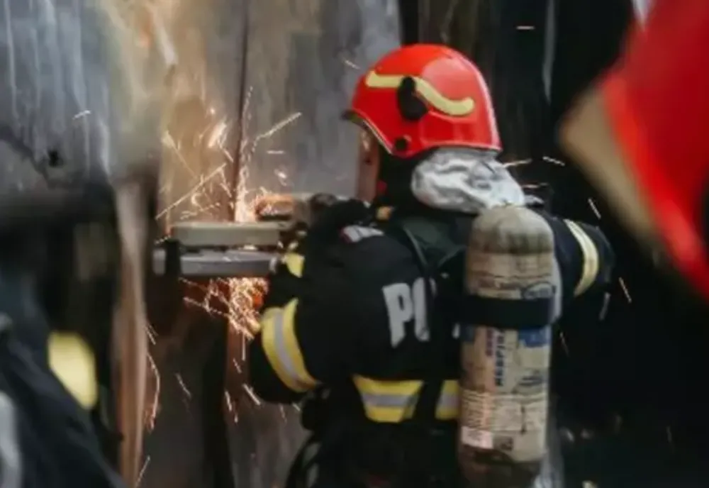 Incendiu la sauna unui cunoscut centru de distracții din Constanța - Zeci de oameni, EVACUAȚI