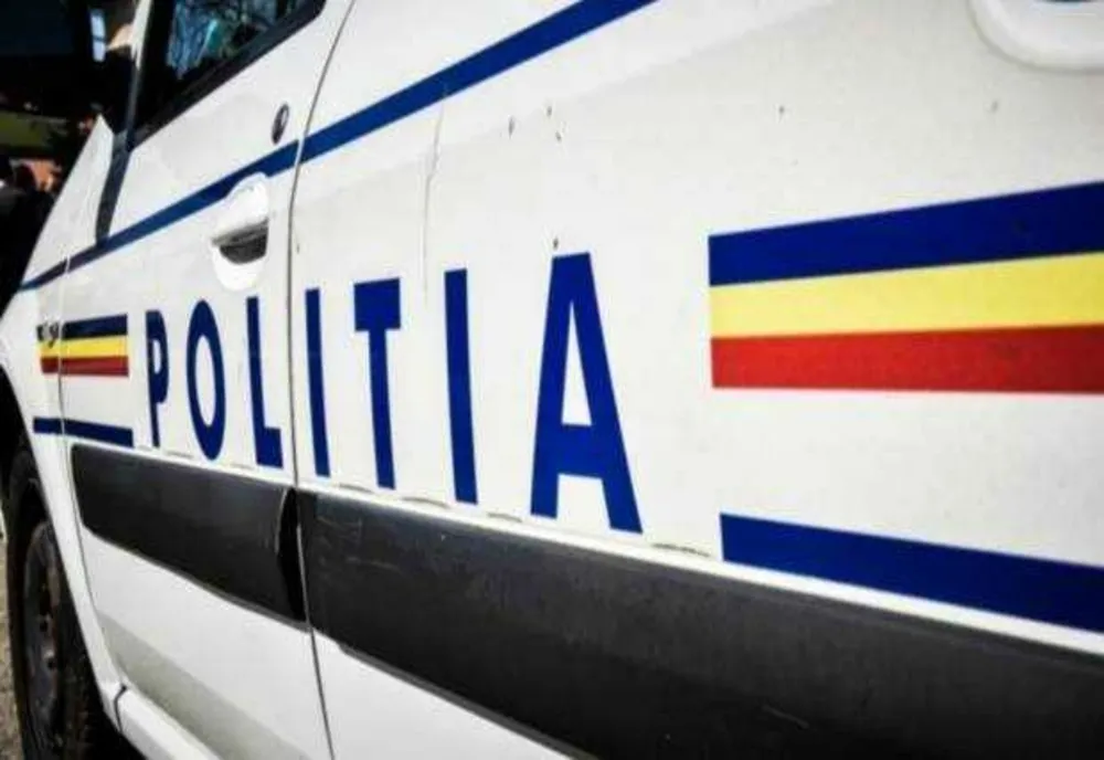 BLOCAJ PE DN 39: UN PROTESTATAR URCAT PE PODUL DIN AGIGEA A OPRIT CIRCULAȚIA