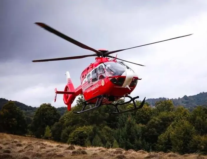 Turist decedat în masivul Făgăraş, extras cu un elicopter SMURD